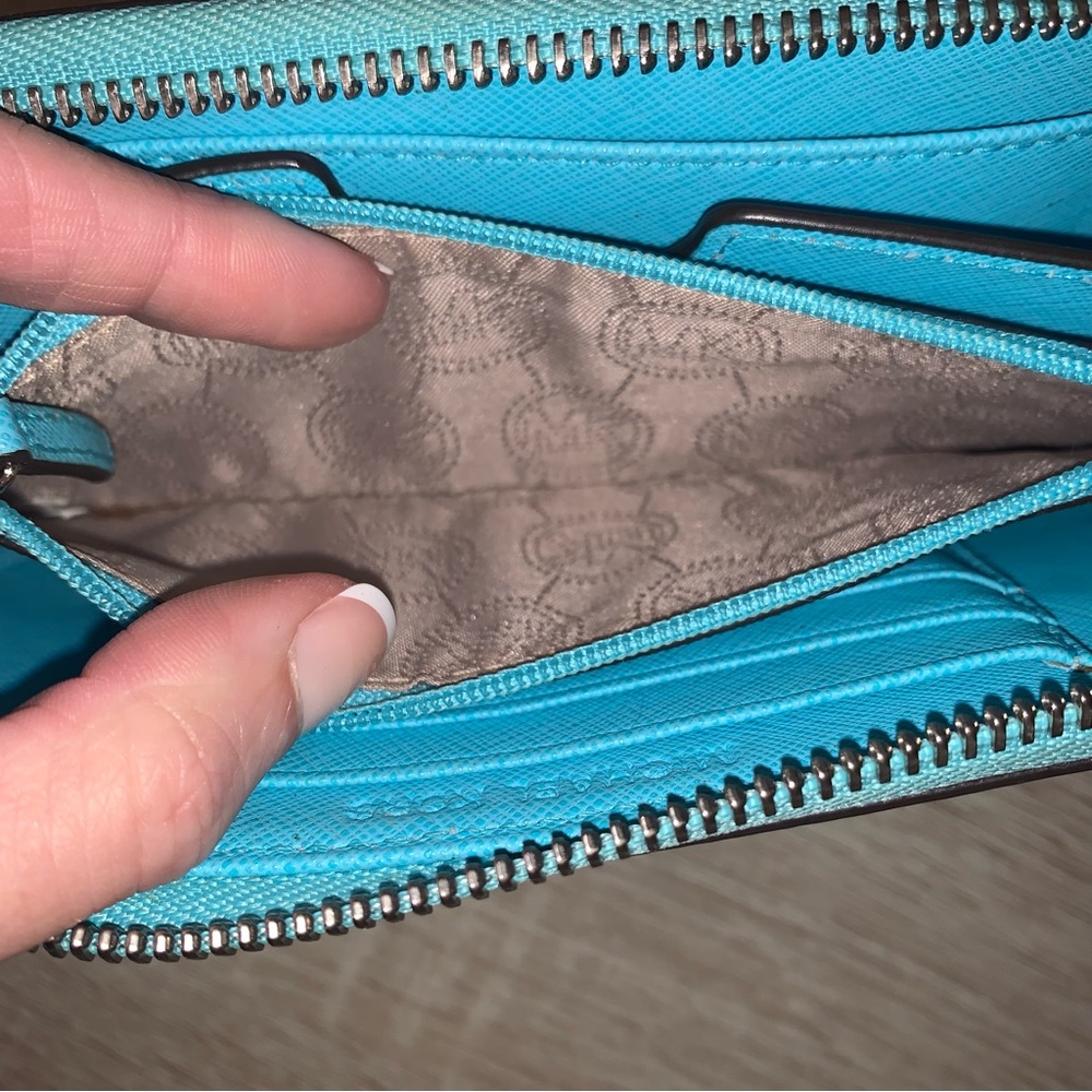 Micheal Kors Wallet OFFERS WELCOME - Picture 2 of 4